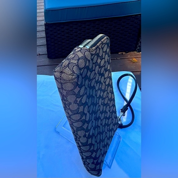 Coach Signature Black Smoke Double Zippered Wristlet/ Long Wallet With Hang Tag - Picture 9 of 16